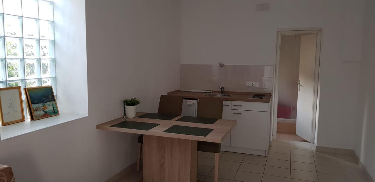 Hotel Sobe Zeneral Novalja Zewnętrze zdjęcie
